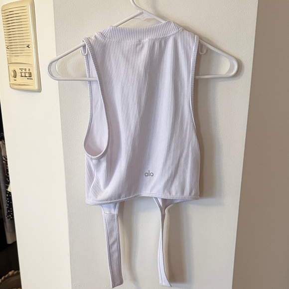 ALO Yoga Ribbed Tank - Picture 3 of 5